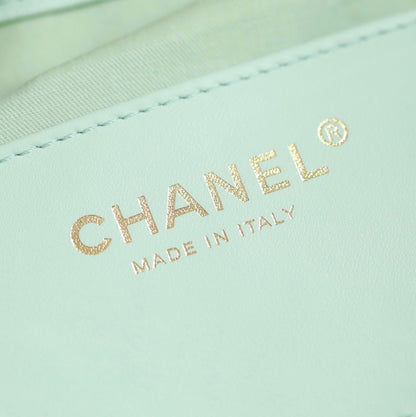 CHANEL 25 HANDBAG 30 IN GREEN CAVIER GOLD HARDWARE