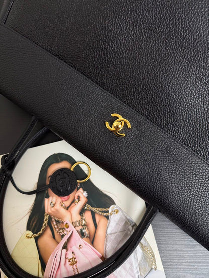 Chanel Large Shopping Bag in black grained calfskin