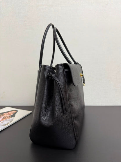 Chanel Large Shopping Bag in black grained calfskin