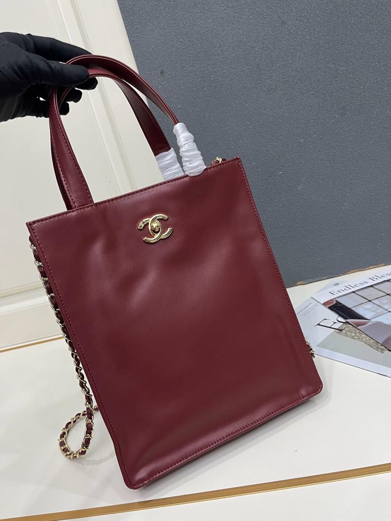Chanel Small Shopping Bag Métiers d’art 2026 collection
