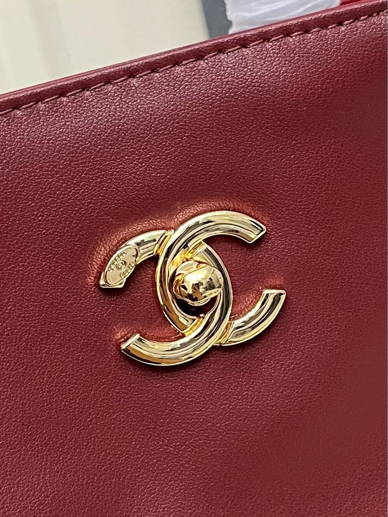 Chanel Small Shopping Bag Métiers d’art 2026 collection