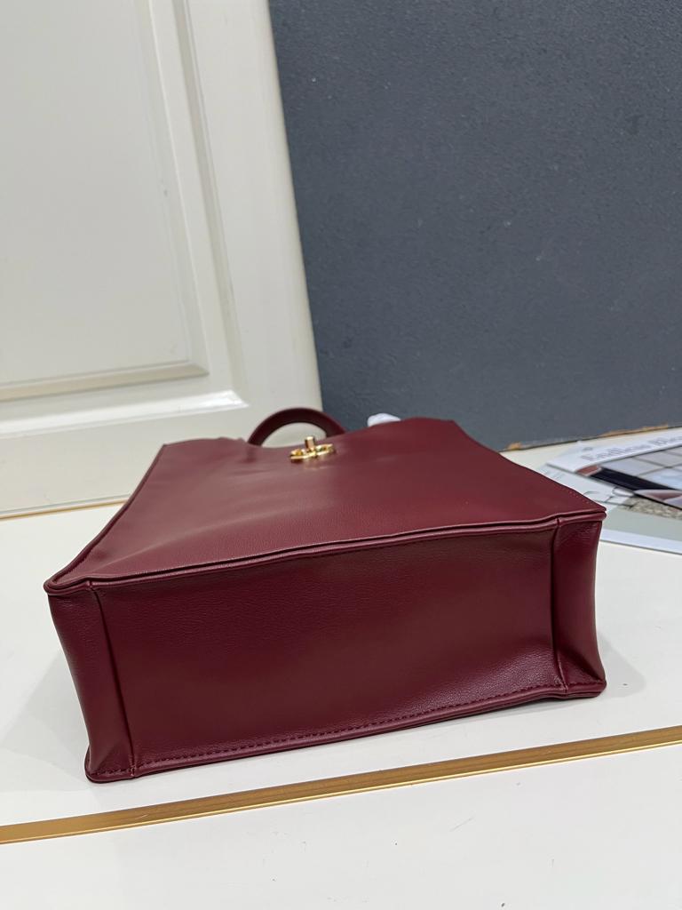Chanel Small Shopping Bag Métiers d’art 2026 collection