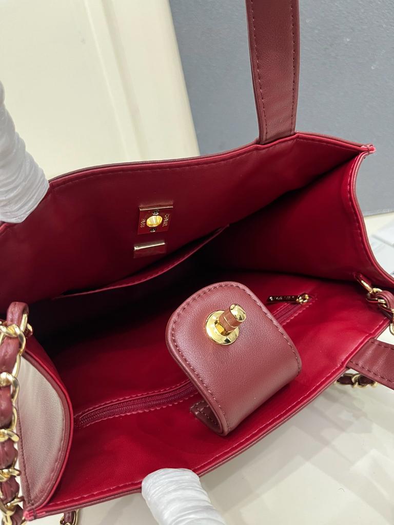 Chanel Small Shopping Bag Métiers d’art 2026 collection