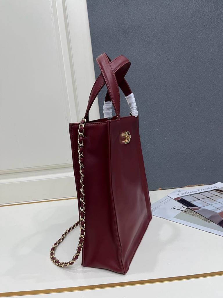 Chanel Small Shopping Bag Métiers d’art 2026 collection