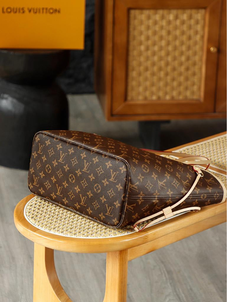 Louis Vuitton Neverfull tote