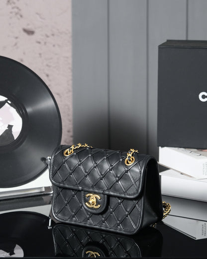Chanel 25C Flap Bag 19cm Black Quilted Lambskin