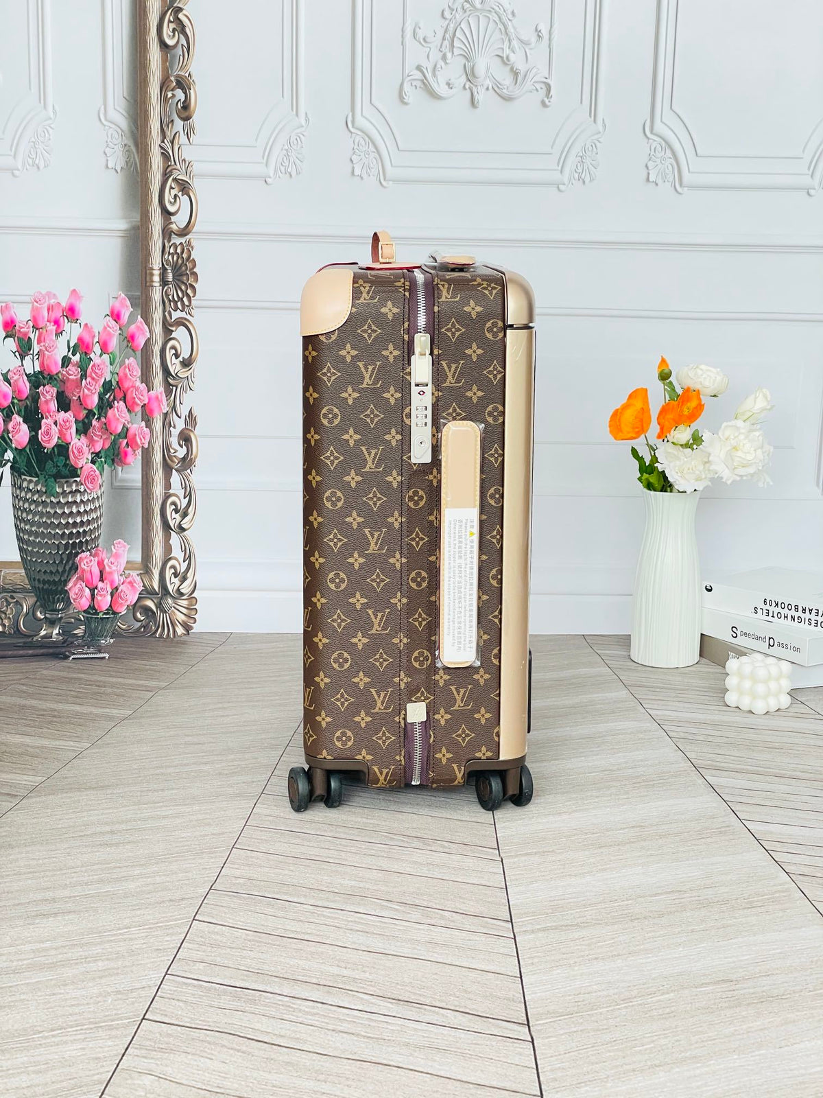 Louis Vuitton Horizon 55 rolling suitcase in Monogram Canvas
