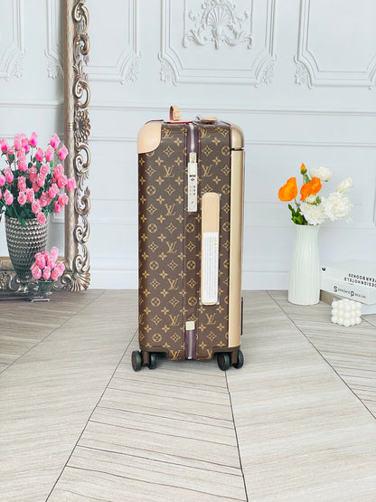 Louis Vuitton Horizon 55 rolling suitcase in Monogram Canvas