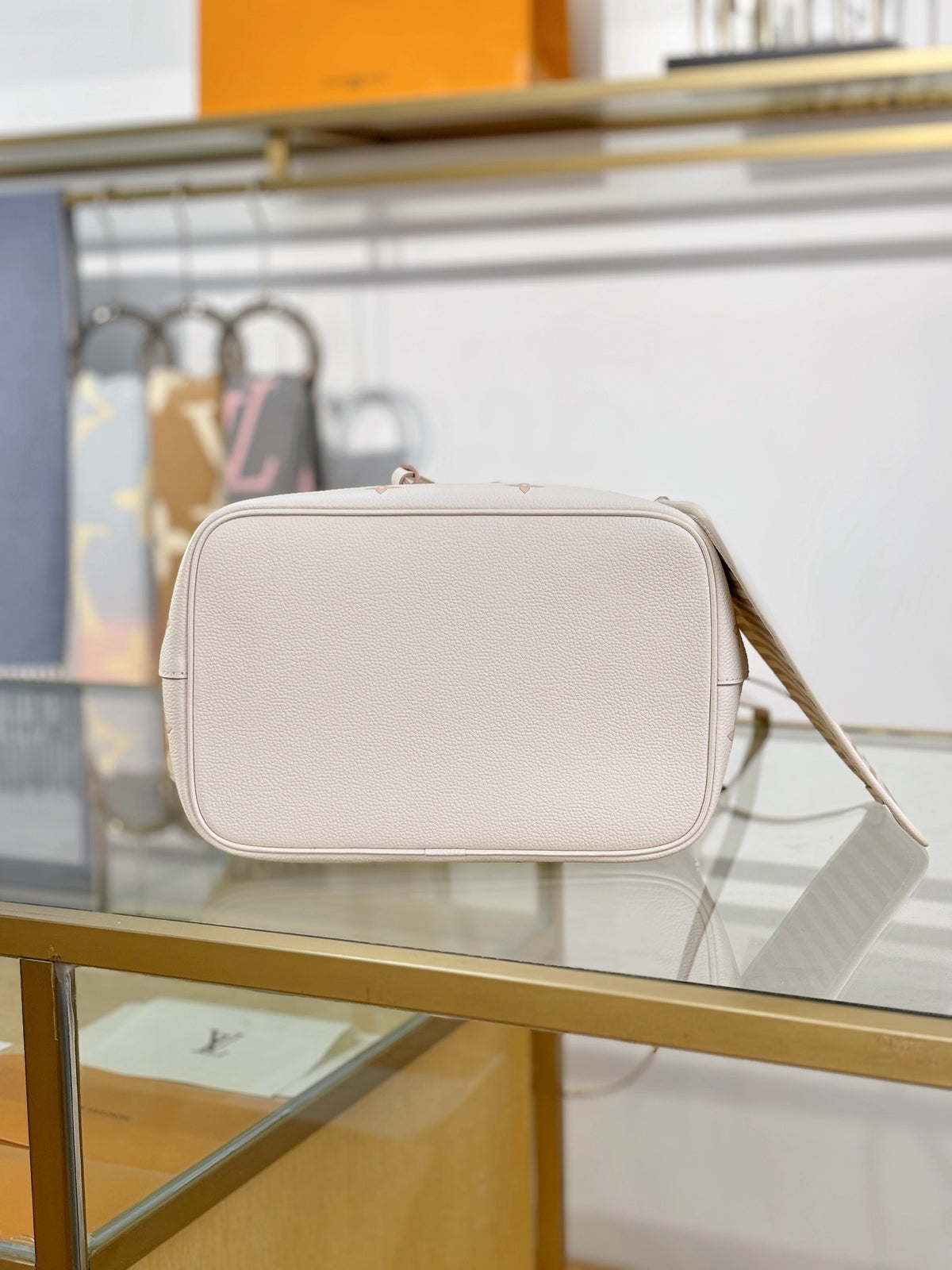 Louis Vuitton NéoNoé MM bucket bag