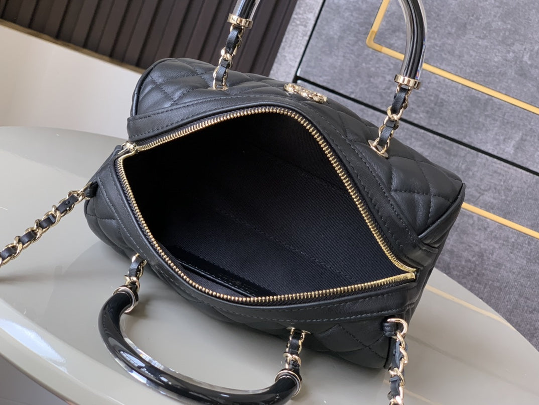 Chanel Matelasse Black Shoulder Bag Leather