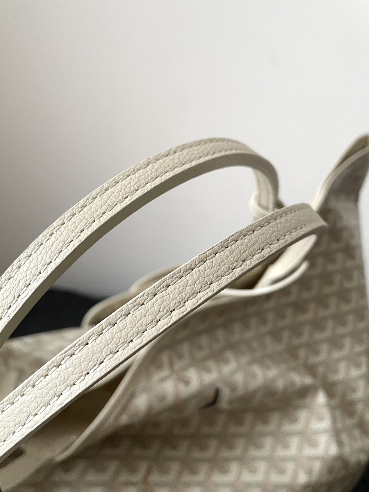 GOYARD Goyardine Saint Louis Claire Voie GM White Yellow