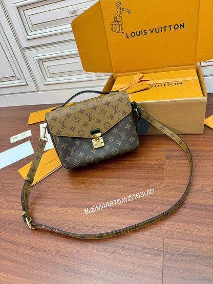 Louis Vuitton Pochette Métis in Reverse Monogram canvas