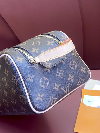 Louis Vuitton Dopp Kit Toilet Pouch in Monogram Canvas