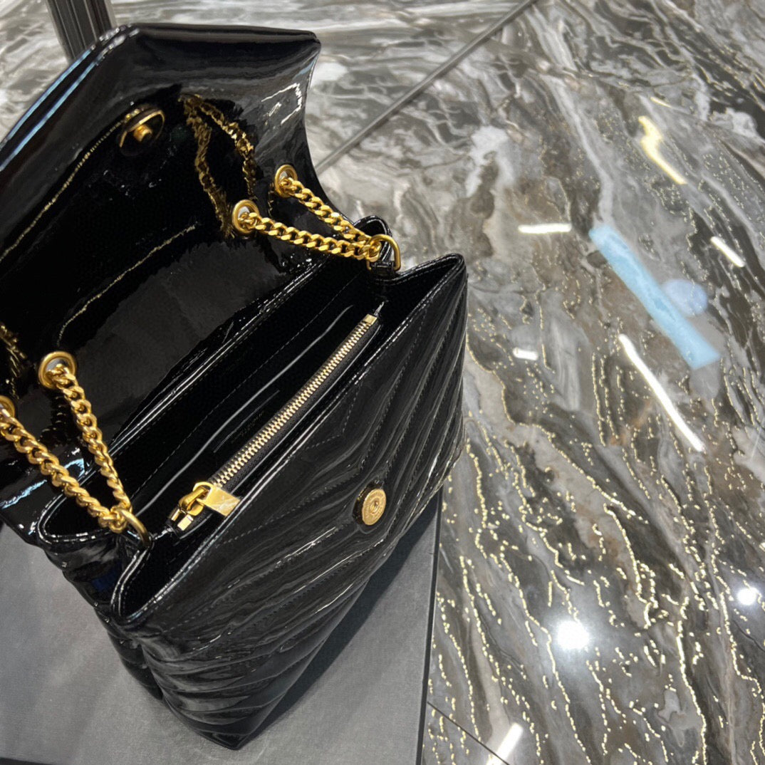 Saint Laurent ‘Loulou Medium’ shoulder bag