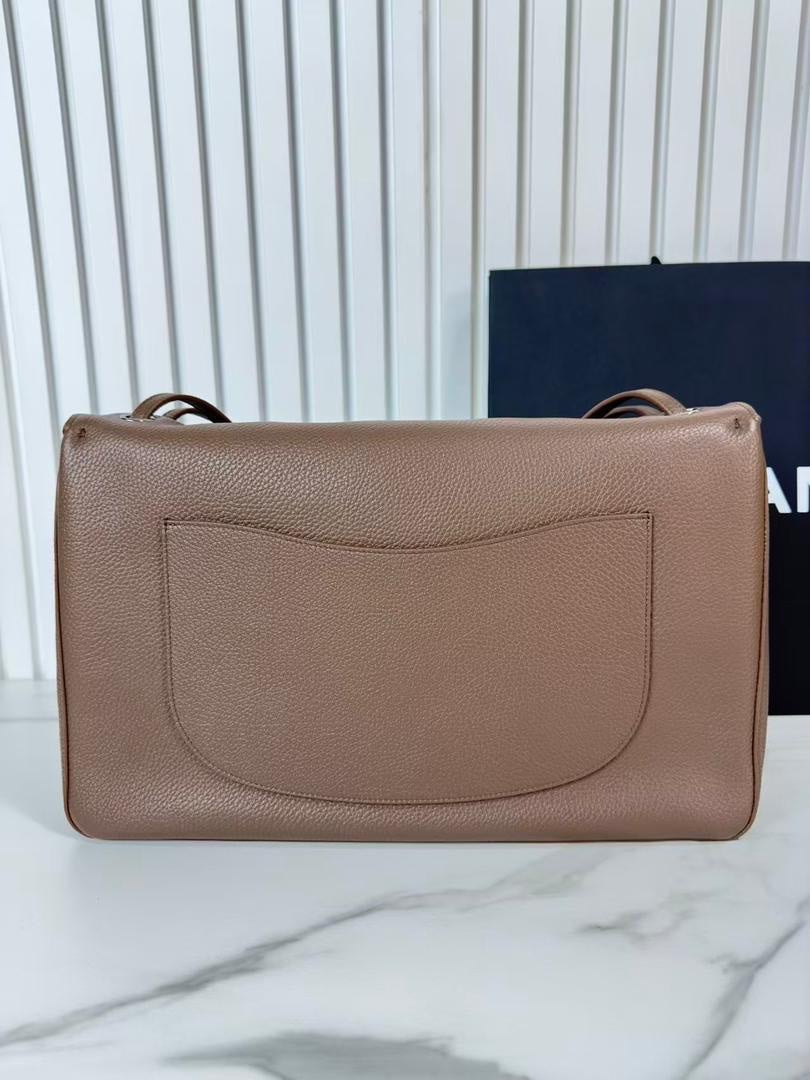Chanel Maxi Flap bag from the Spring/Summer 2026 collection