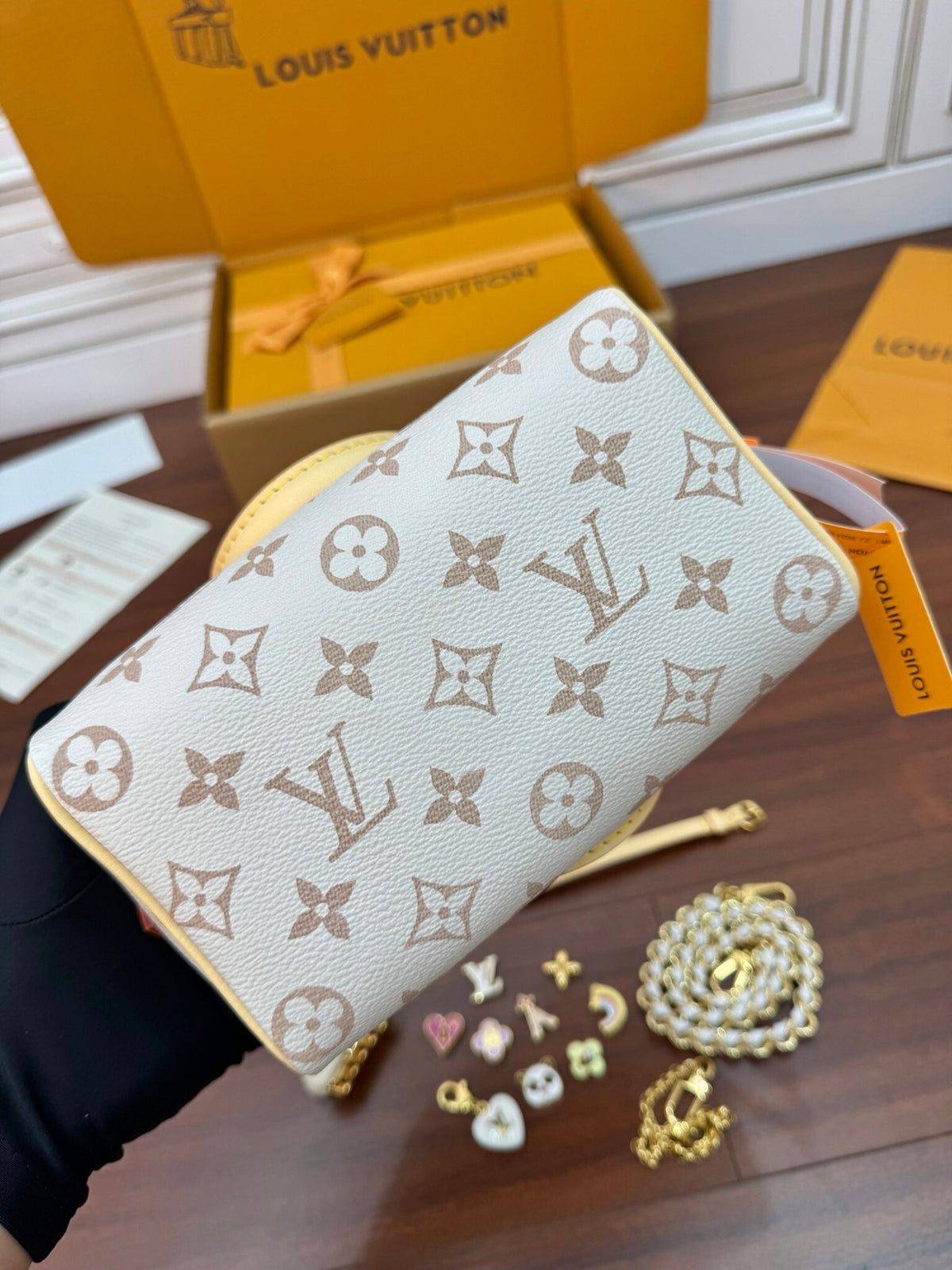 Louis Vuitton Speedy Bandoulière 20 handbag (M24474)
