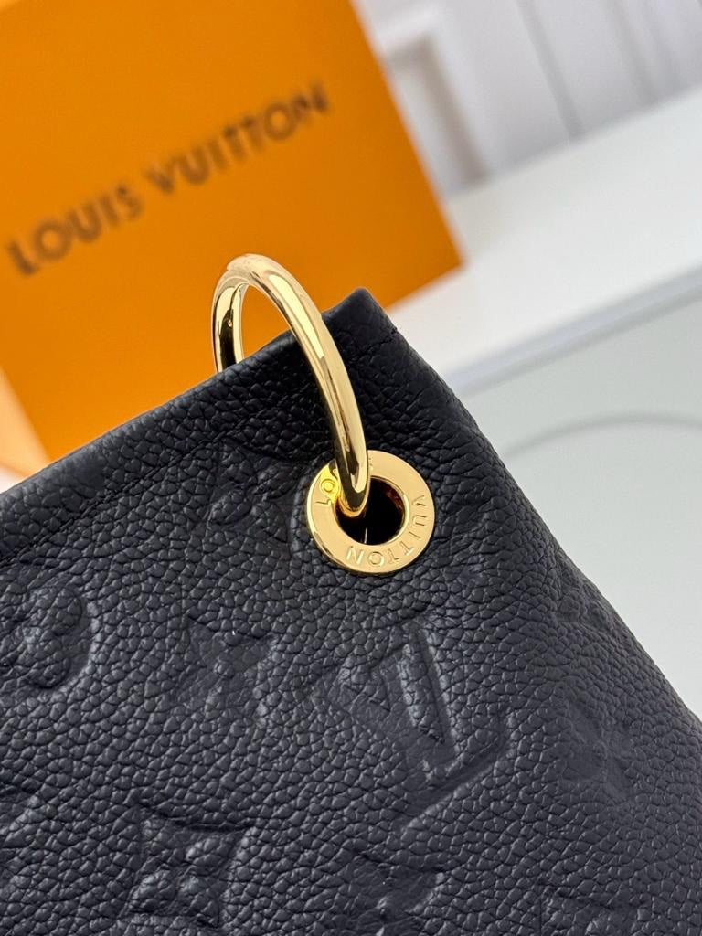 Louis vuitton artsy mm black bag