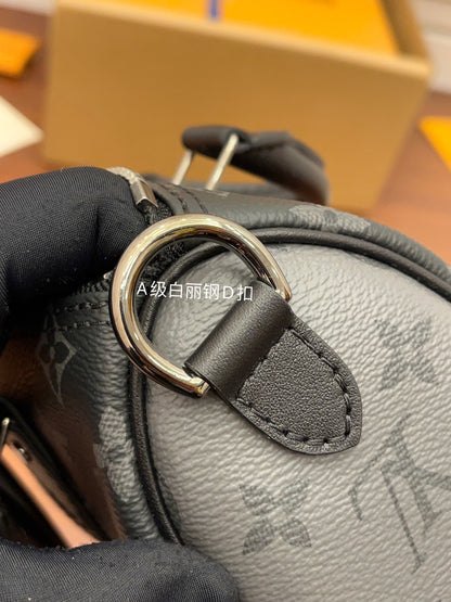 Louis Vuitton Keepall Bandoulière 25 Bag in Monogram Eclipse