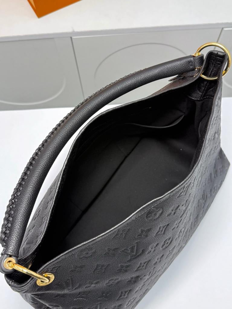 Louis vuitton artsy mm black bag