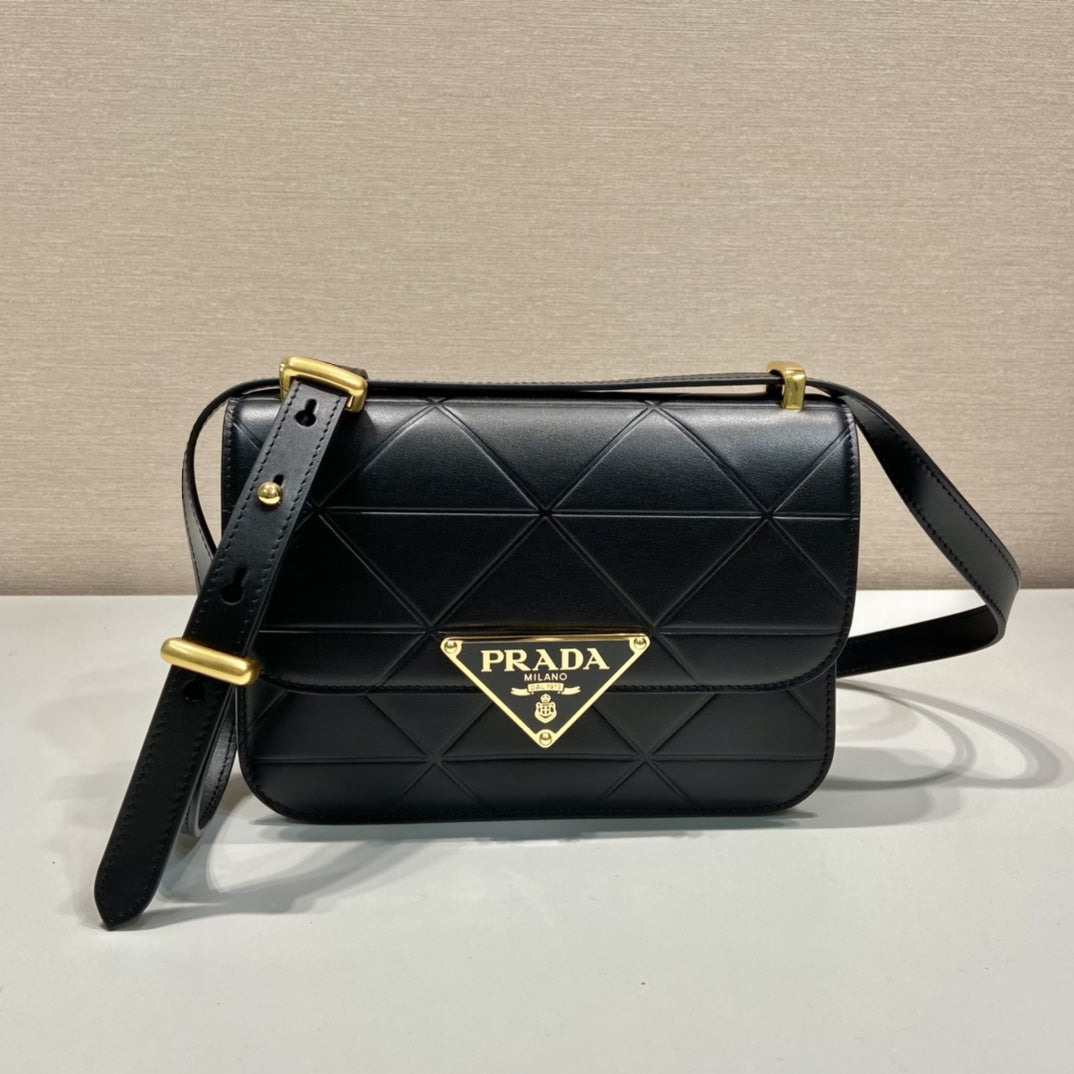 Prada Pattina in Pelle Calfskin Black