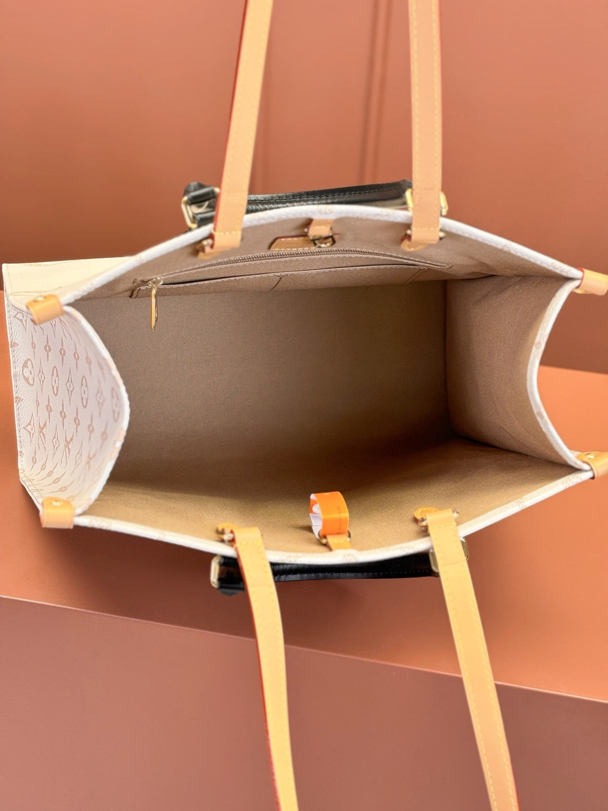 Louis Vuitton Monogram Dune Giant OnTheGo MM tote bag