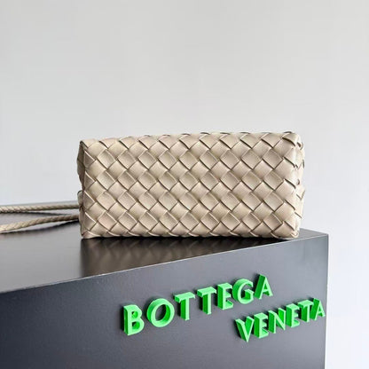 Bottega Veneta Small Andiamo top handle bag i