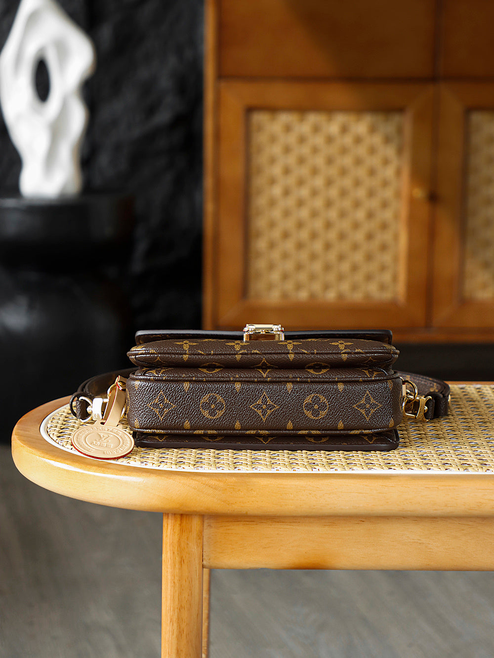 Louis Vuitton Pochette Métis East West bag