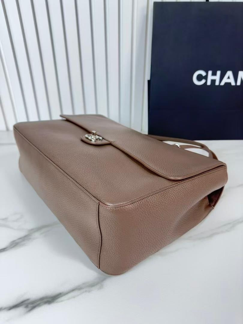 Chanel Maxi Flap bag from the Spring/Summer 2026 collection