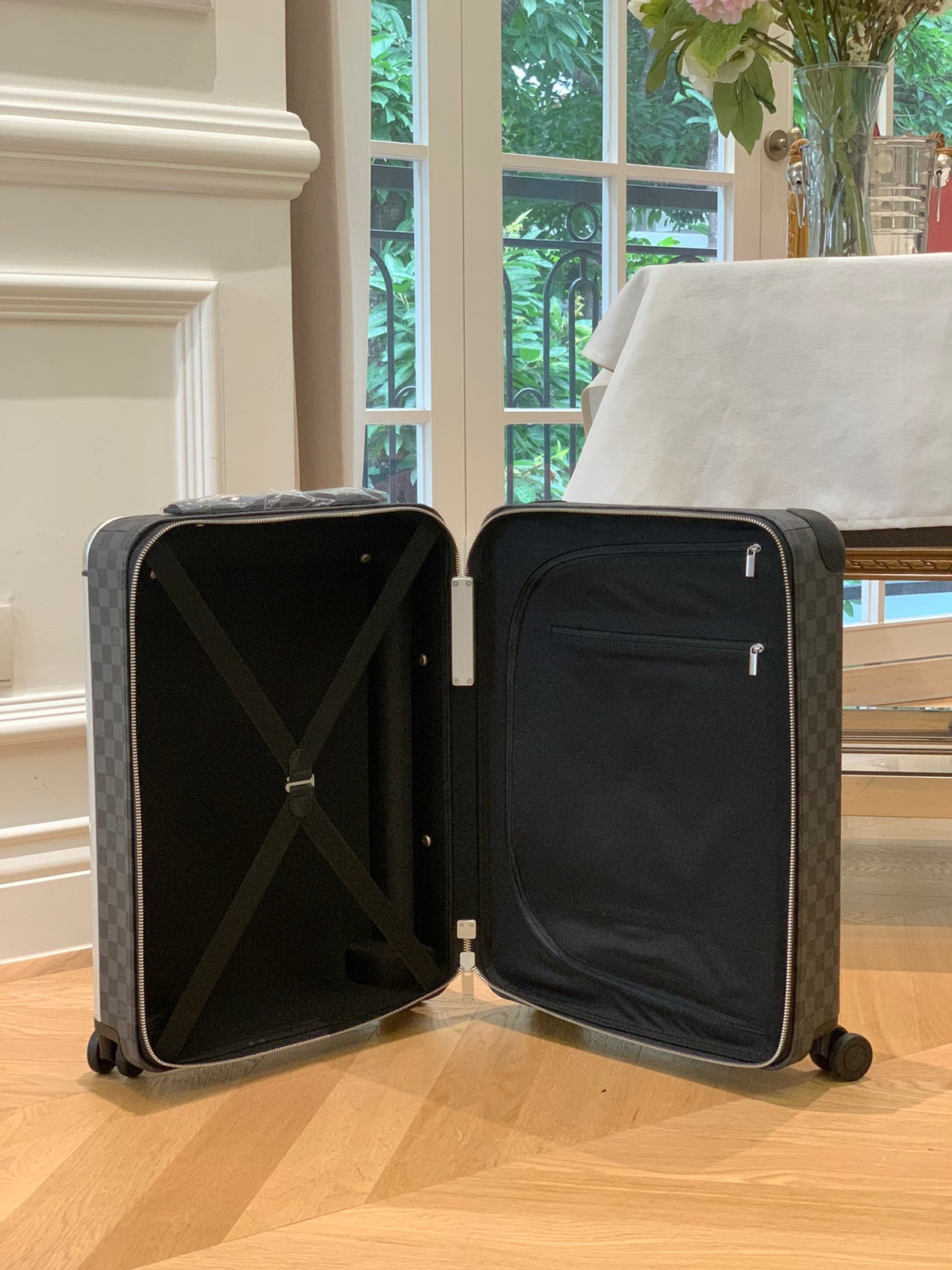 Louis Vuitton Horizon 55 suitcase in Damier Graphite canvas