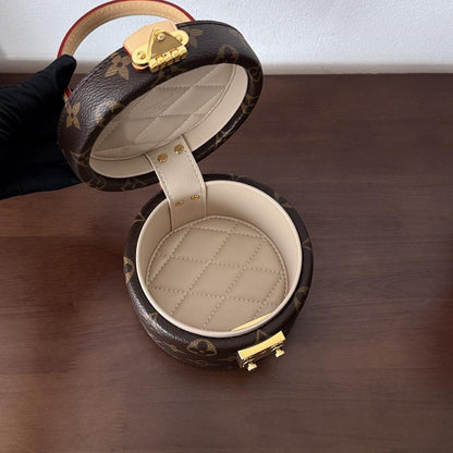 LV Scott M46933