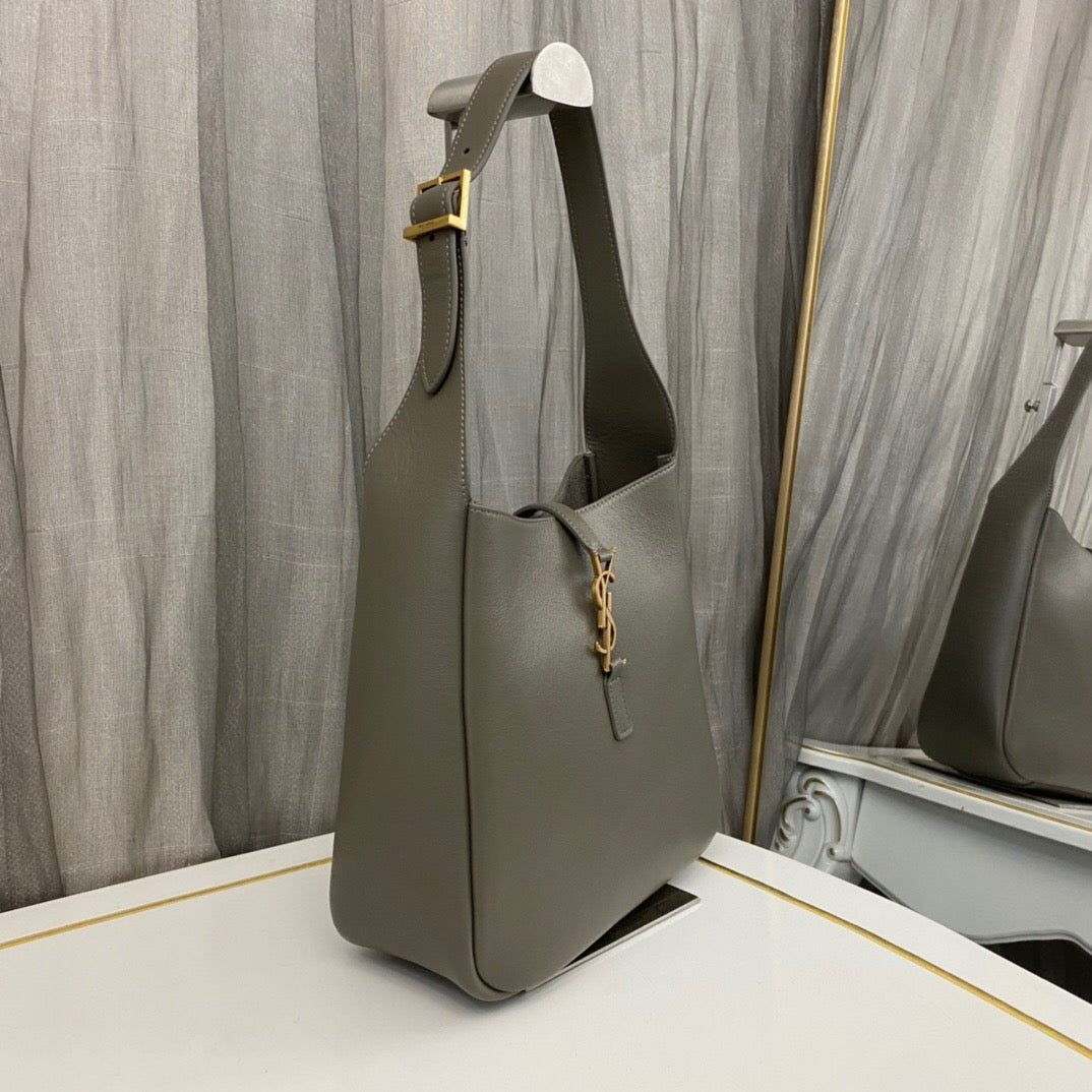 Saint Laurent Le 5 à 7 Supple Hobo Bag