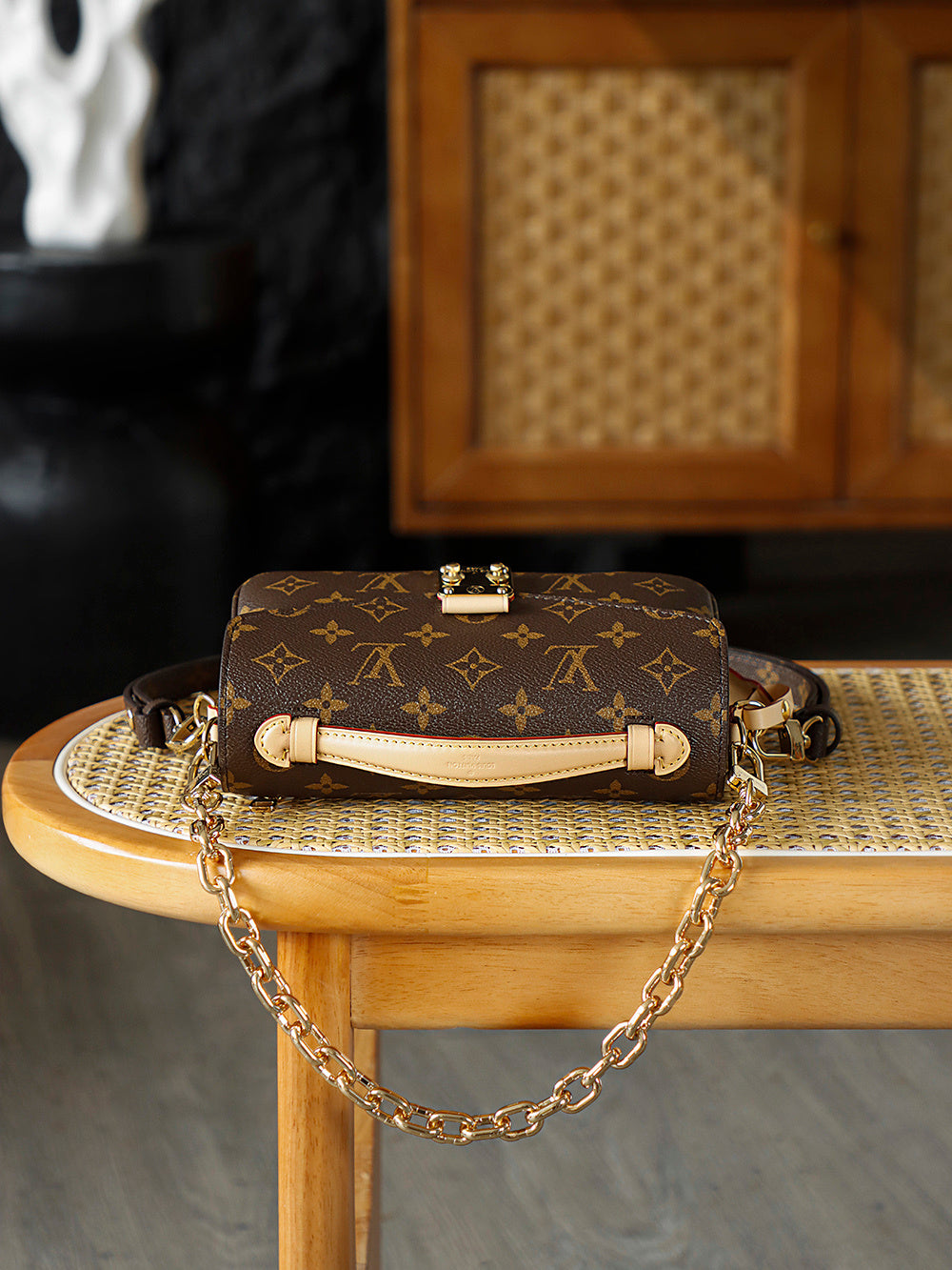 Louis Vuitton Pochette Métis East West bag