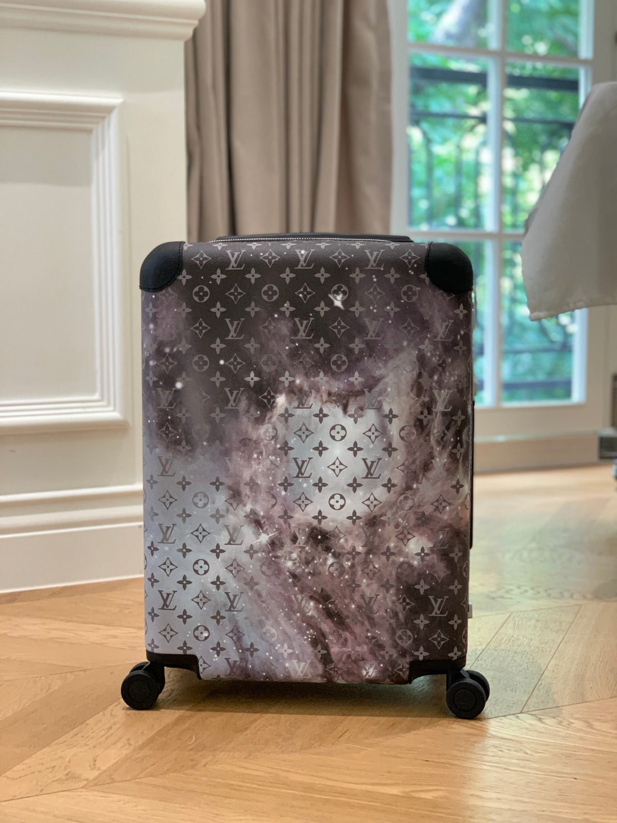 Louis Vuitton Horizon 55 Monogram Galaxy print