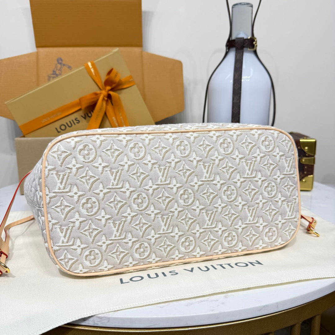Louis Vuitton Neverfull MM Pre-Fall 2026 collection