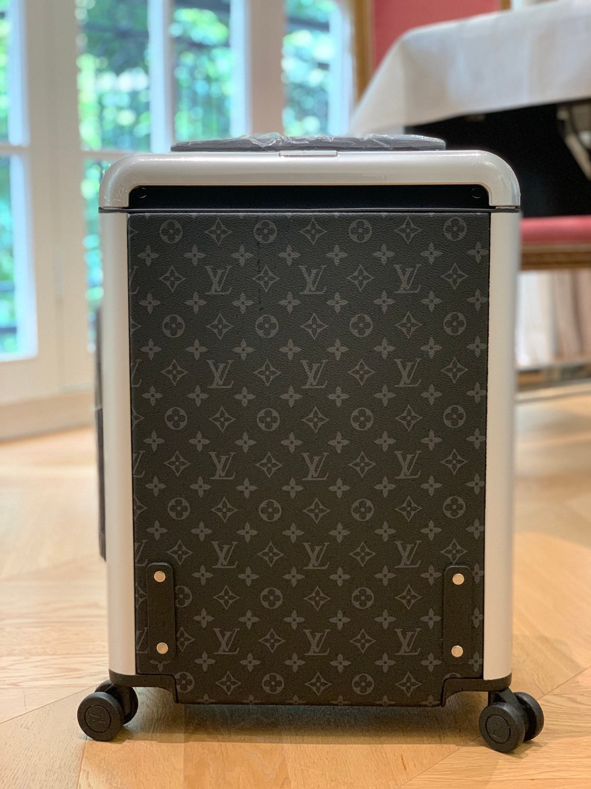 Louis Vuitton Horizon 55 Monogram Eclipse canvas