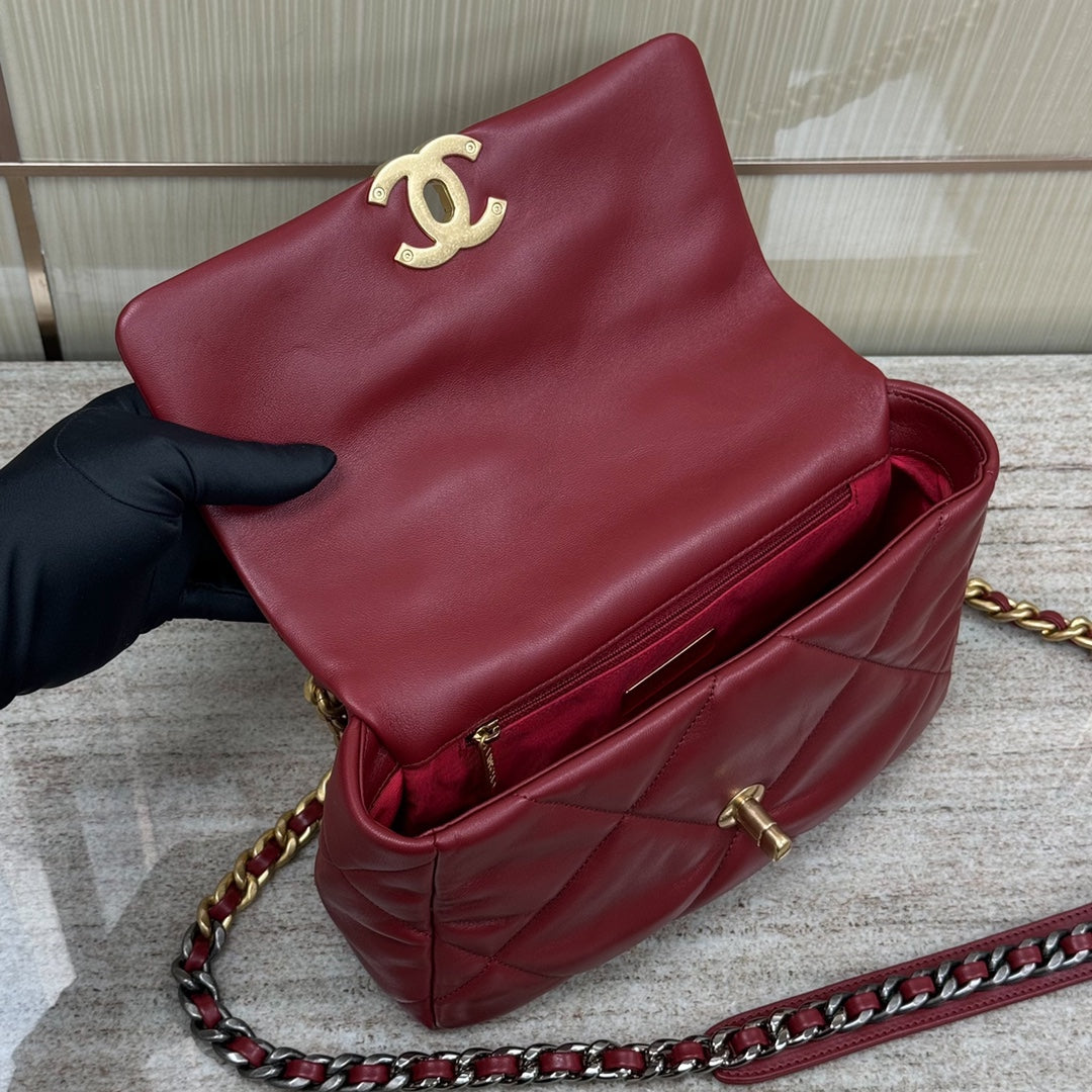 CHANEL 19 Bag Small Red