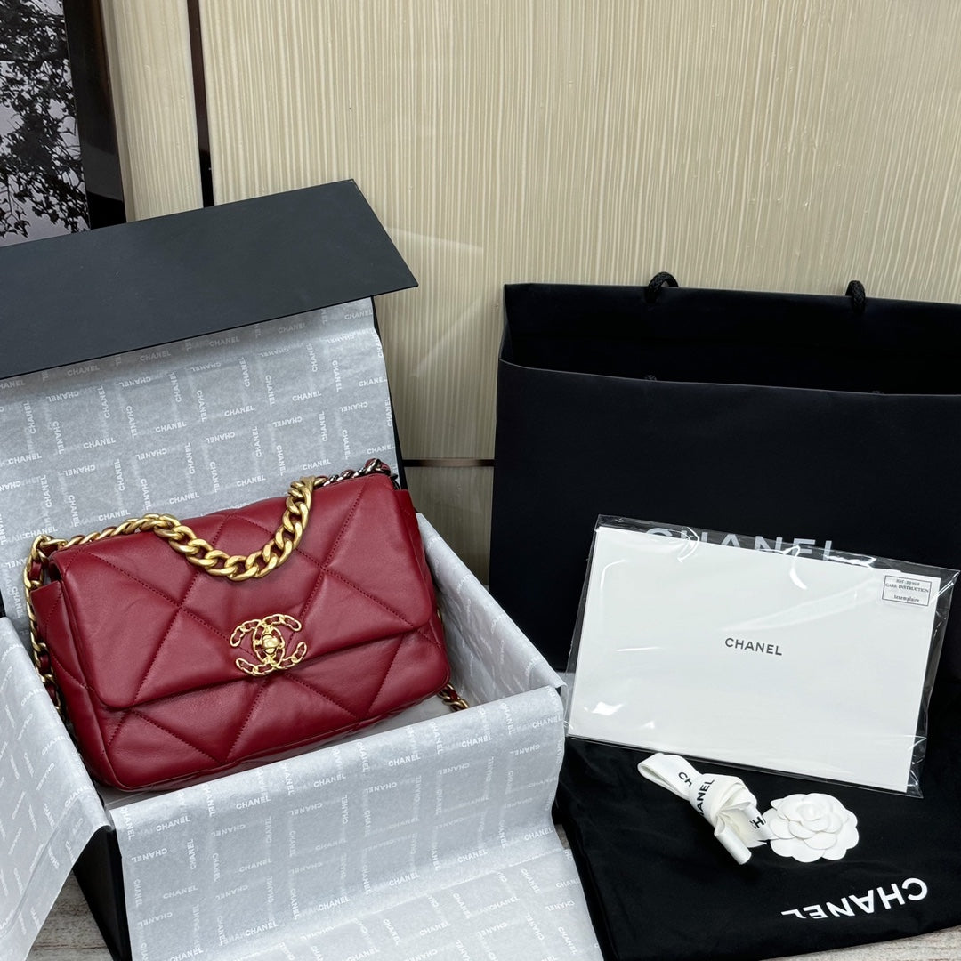 CHANEL 19 Bag Small Red