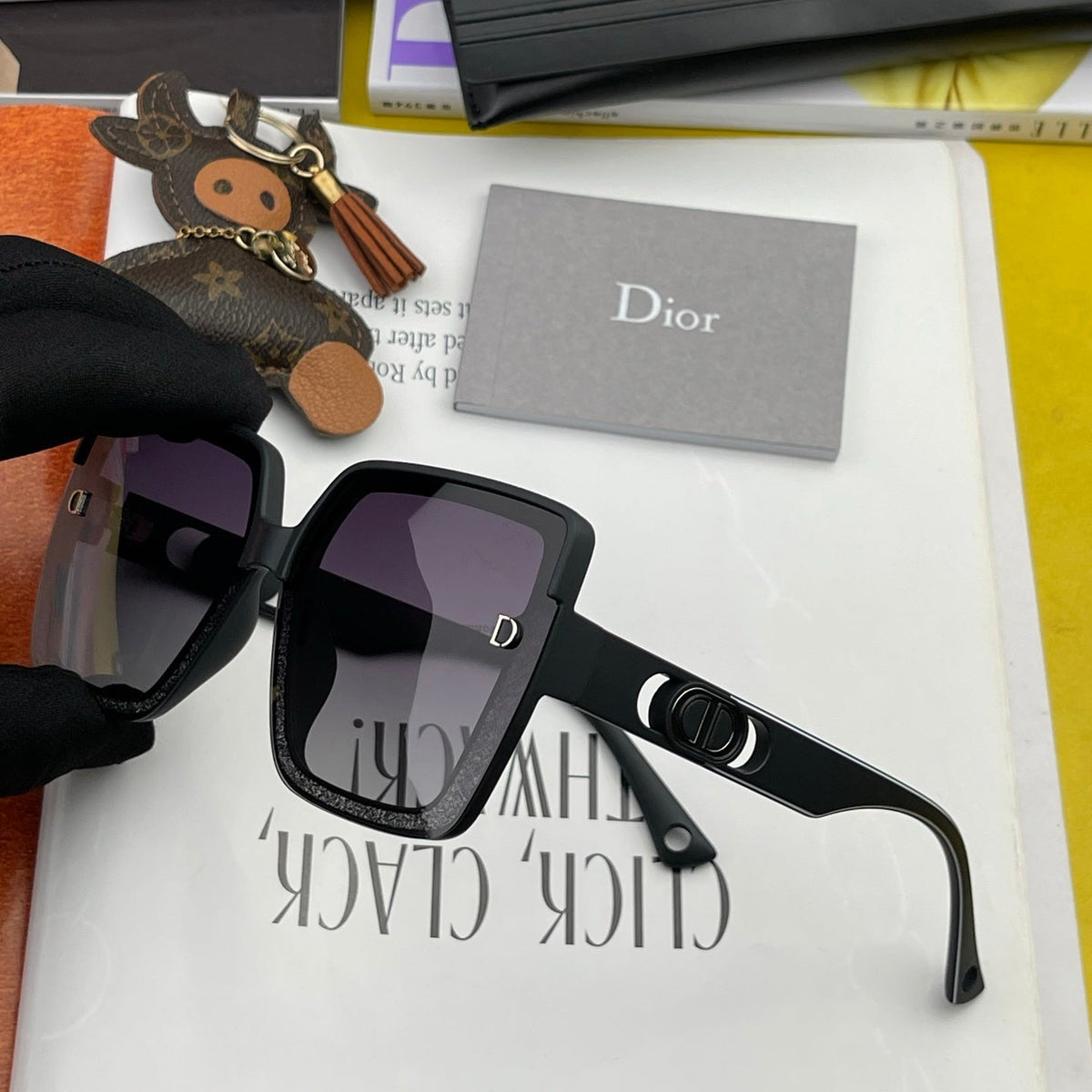 MONTAIGNE SQUARE SUNGLASS CD7129 IN ACETATE
