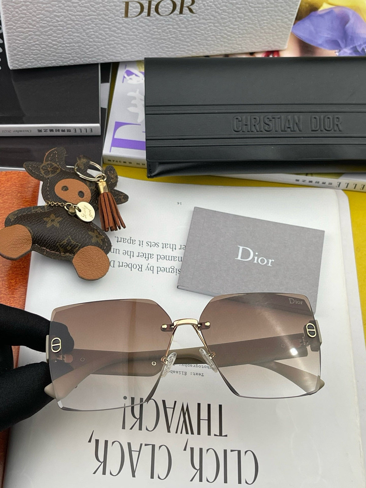 MONTAIGNE SQUARE SUNGLASS CD7159 IN ACETATE