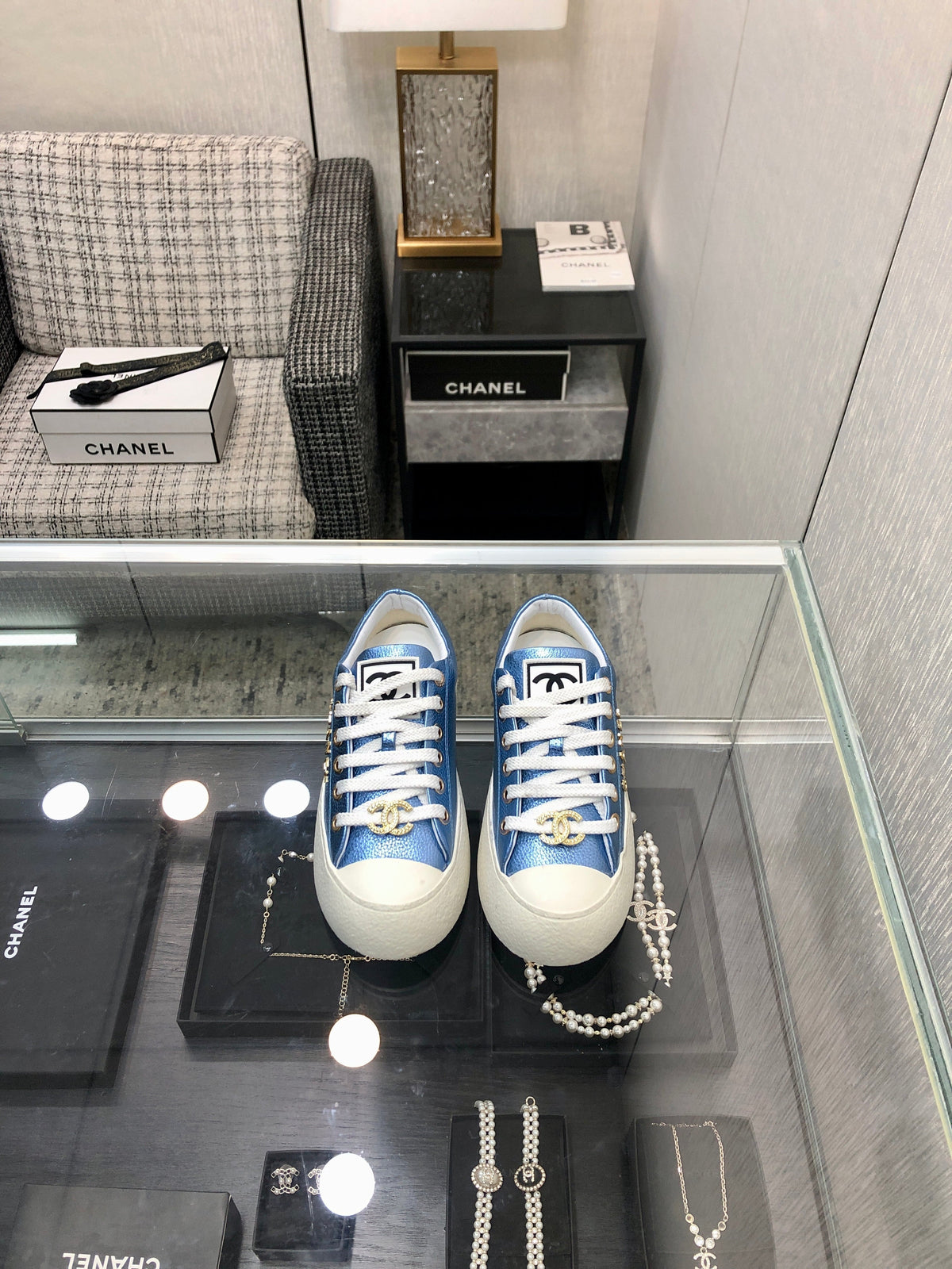 CASUAL SNEAKER IN CERULEAN BLUE METALLIC LAMBSKIN WITH GOLD LOGO