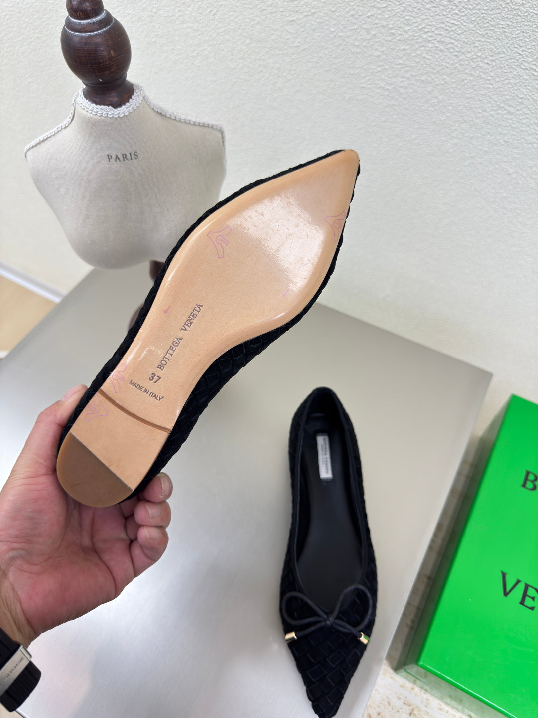 BALLET FLAT IN BLACK INTRECCIATO SUEDE WITH BOW