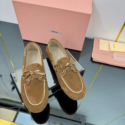 BOAT SHOES IN DARK BEIGE SUEDE