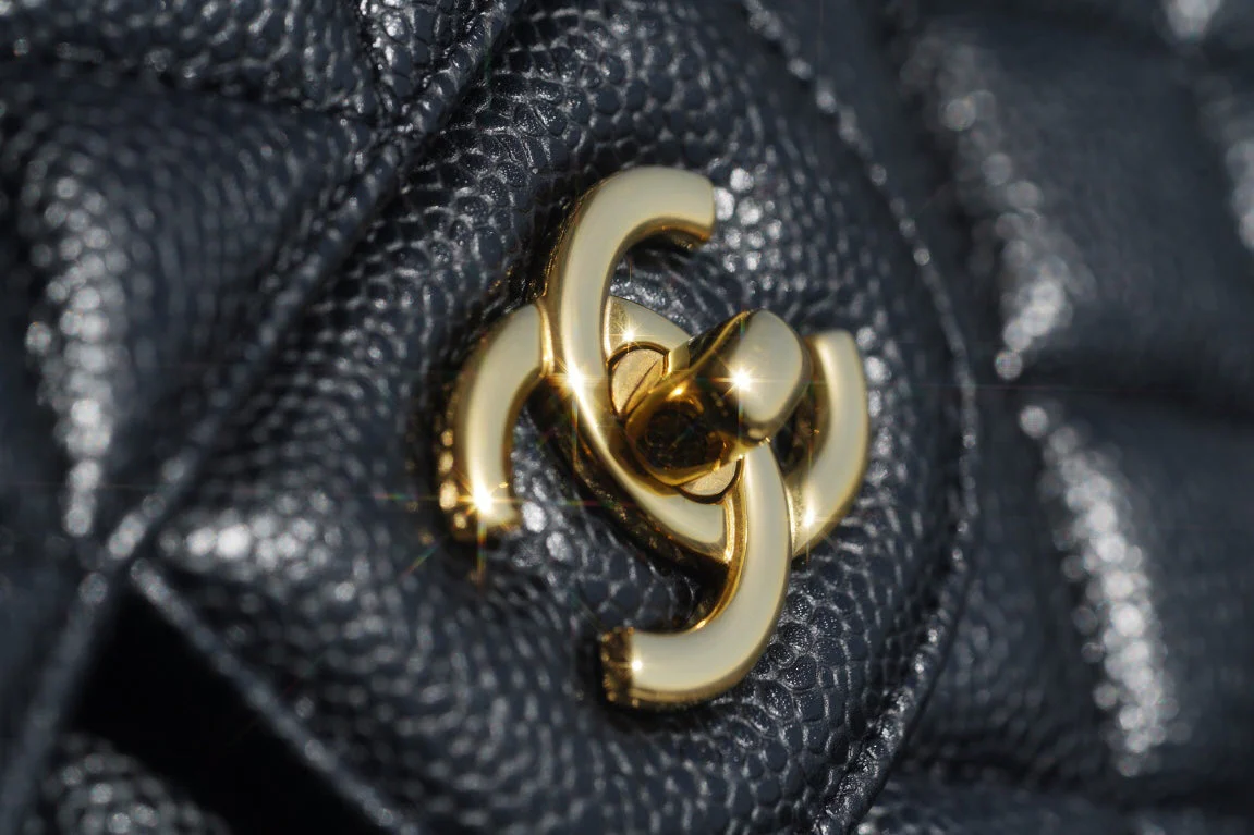 CHFLAP BAG JUMBO 30CM GOLD HARDWARE BLACK CAVIAR