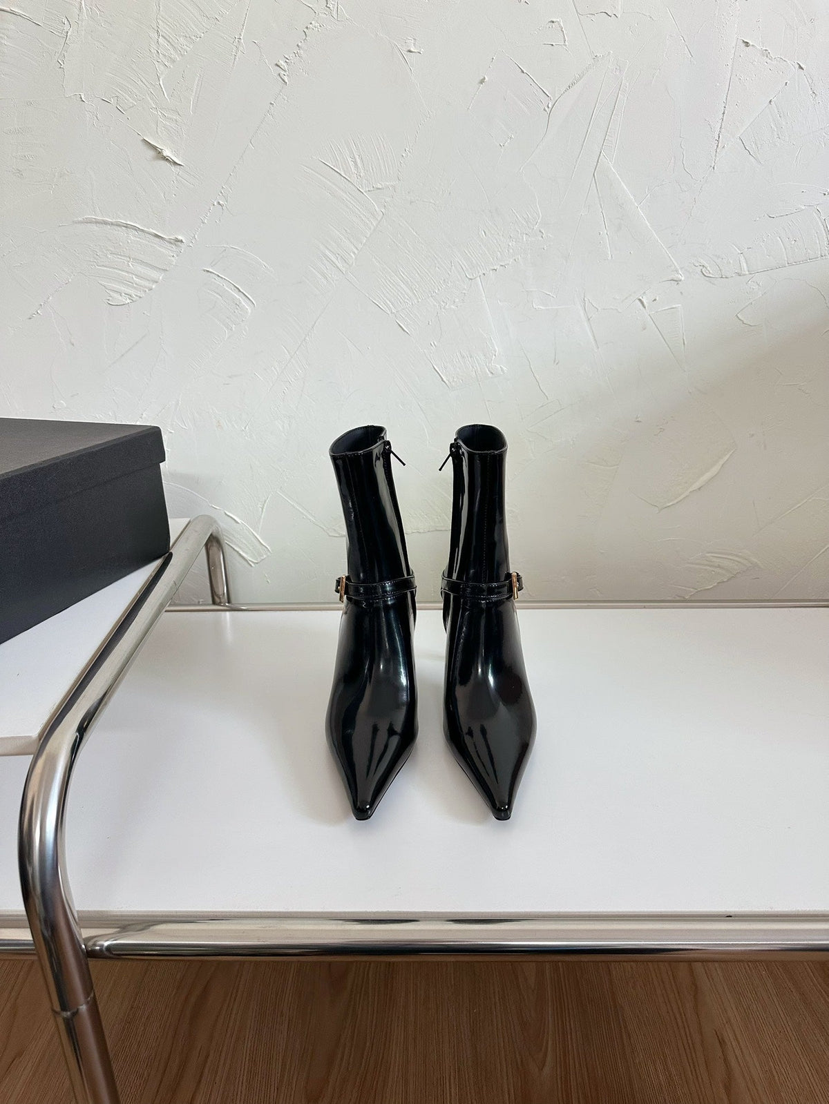 LEE BOOTIES IN BLACK GLAZED CALFSKIN