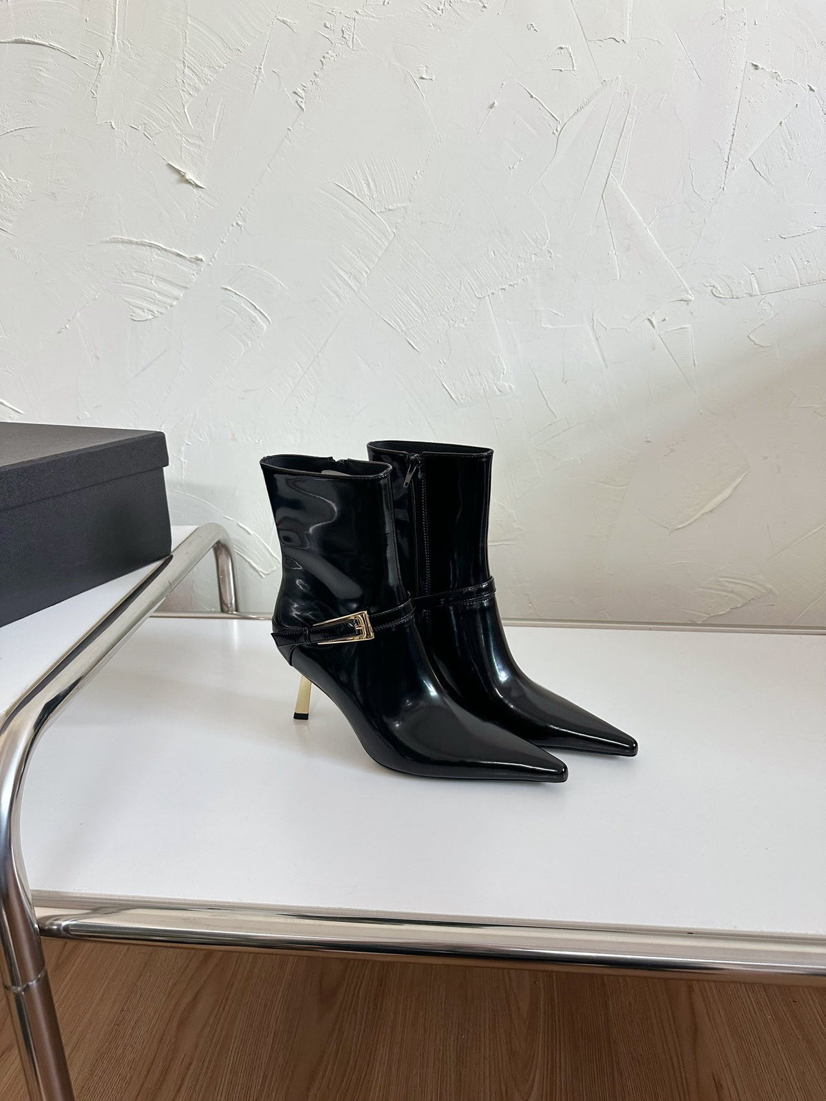 LEE BOOTIES IN BLACK GLAZED CALFSKIN