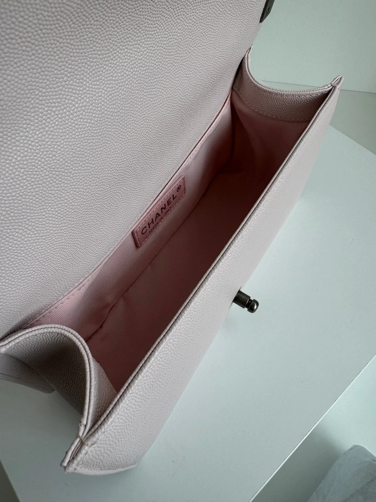CHANEL BOY BAG MEDIUM 25 IN PINK  CALFSKIN