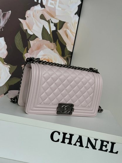 CHANEL BOY BAG MEDIUM 25 IN PINK  CALFSKIN