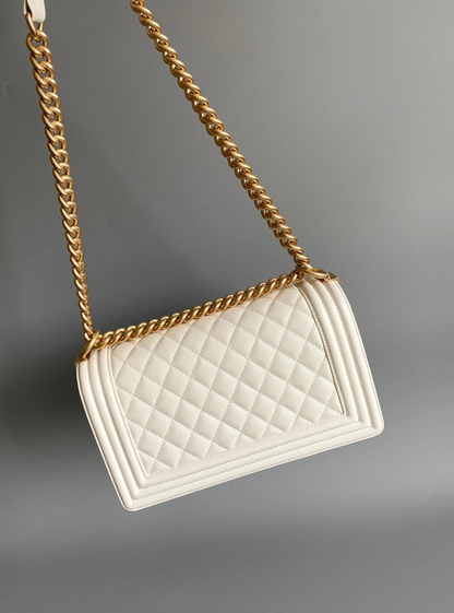 CHANEL MEDIUM 25 BOY BAG IN WHITE LAMBSKIN GOLD HARDWARE