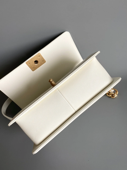 CHANEL MEDIUM 25 BOY BAG IN WHITE LAMBSKIN GOLD HARDWARE