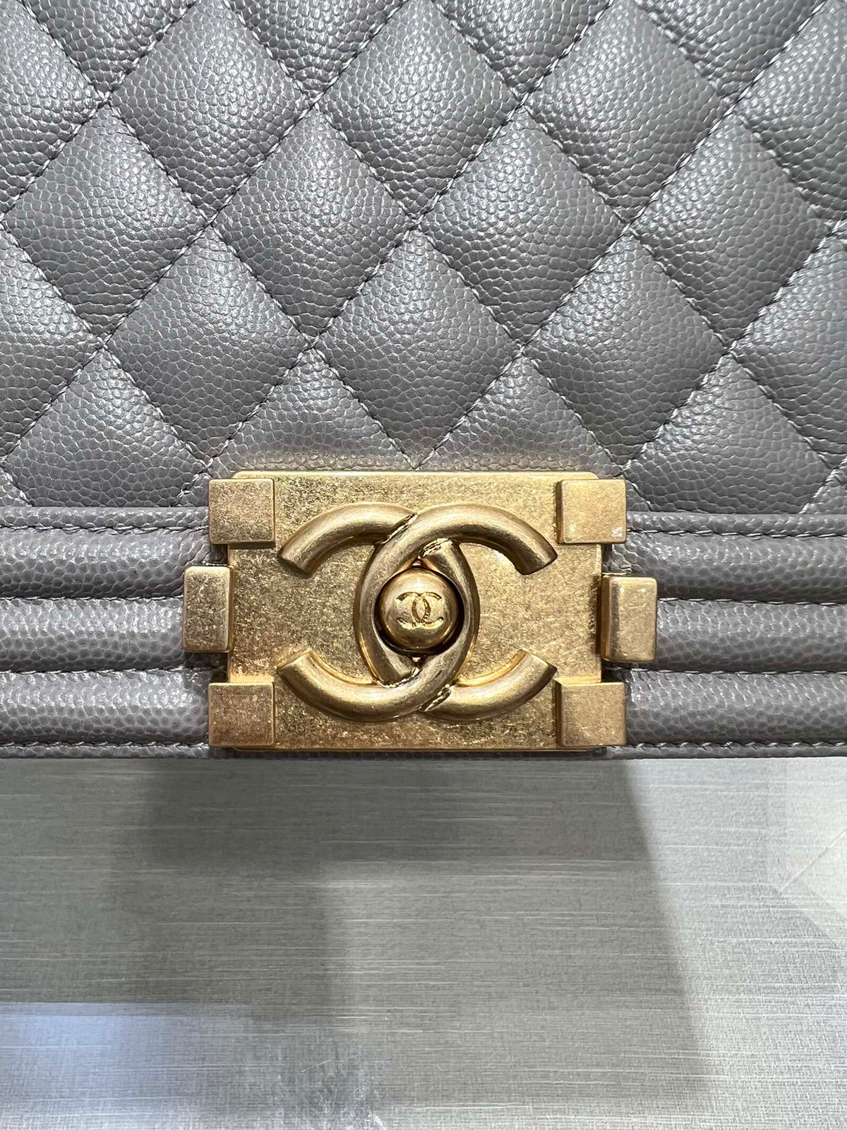 CHANEL BOY BAG MEDIUM 25 GREY CAVIAR GOLD HARDWARE